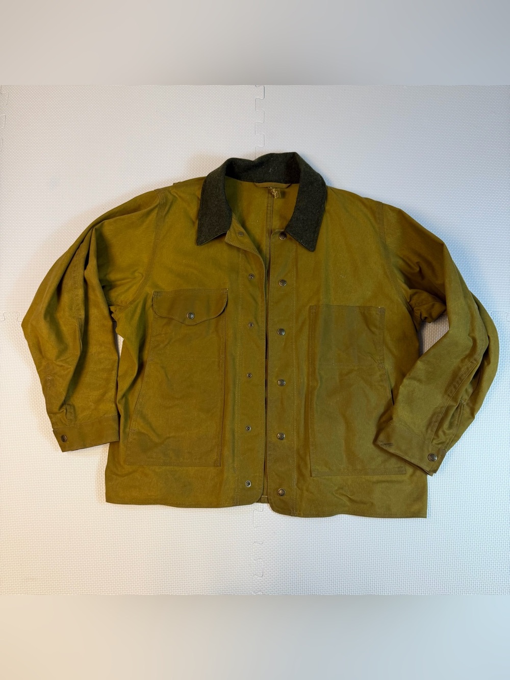 FILSON Tin Cloth Jacket Style 620 Waxed Cotton Size L Color Beige Men's Fashion